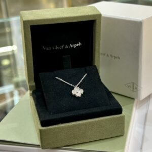 VAN CLEEF & ARPELS Sweet Alhambra Diamond Pendant Necklace
