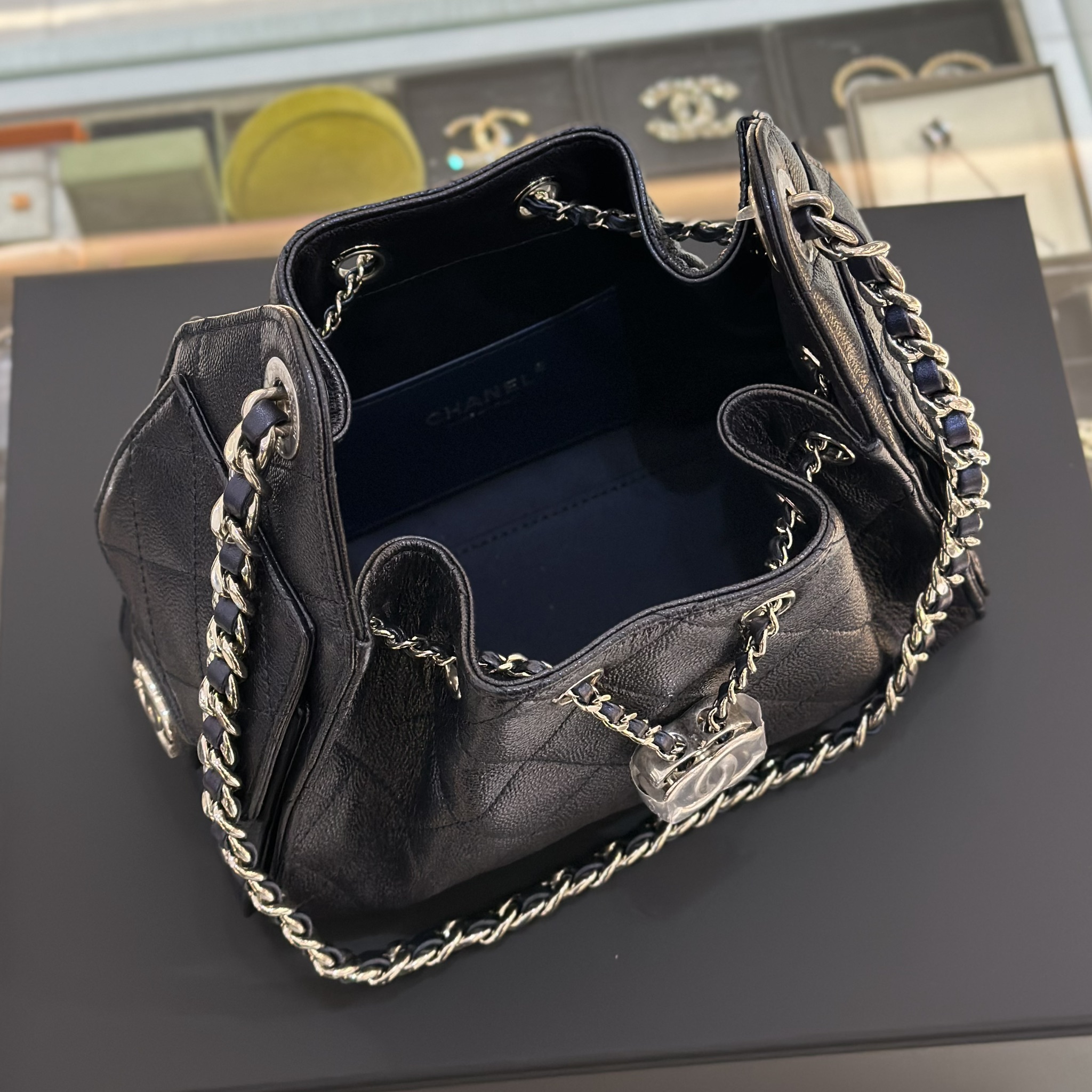 CHANEL 25 Grained Calfskin & Silver-Tone Metal Mini Handbag Navy (4)