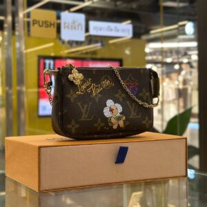 LOUIS VUITTON Vivienne Winter Holiday Mini Pochette Accessoires