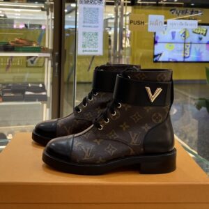 LOUIS VUITTON Wonderland Flat Ranger Boots