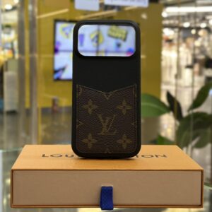 LOUIS VUITTON iPhone 17 Pro Max Monogram Pallas Bumper Case