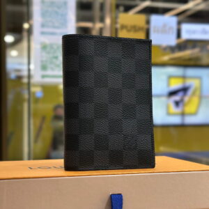 LOUIS VUITTON Damier Graphite Passport Cover