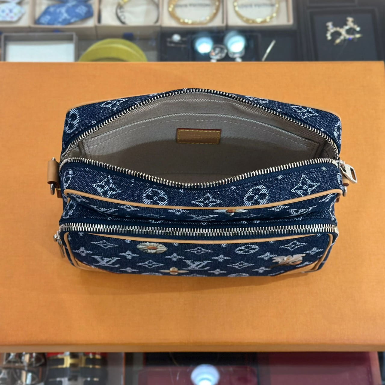 LOUIS VUITTON Monogram Flowers Denim Nil Bag (3)