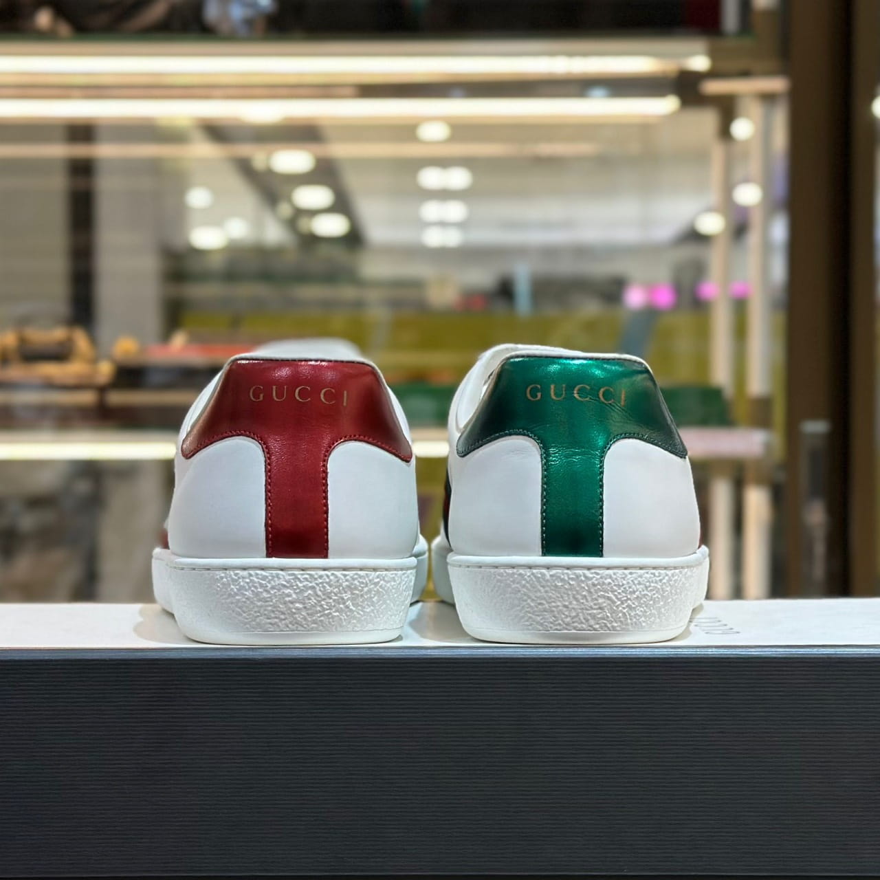 GUCCI Band Logo Ace Sneakers (3)