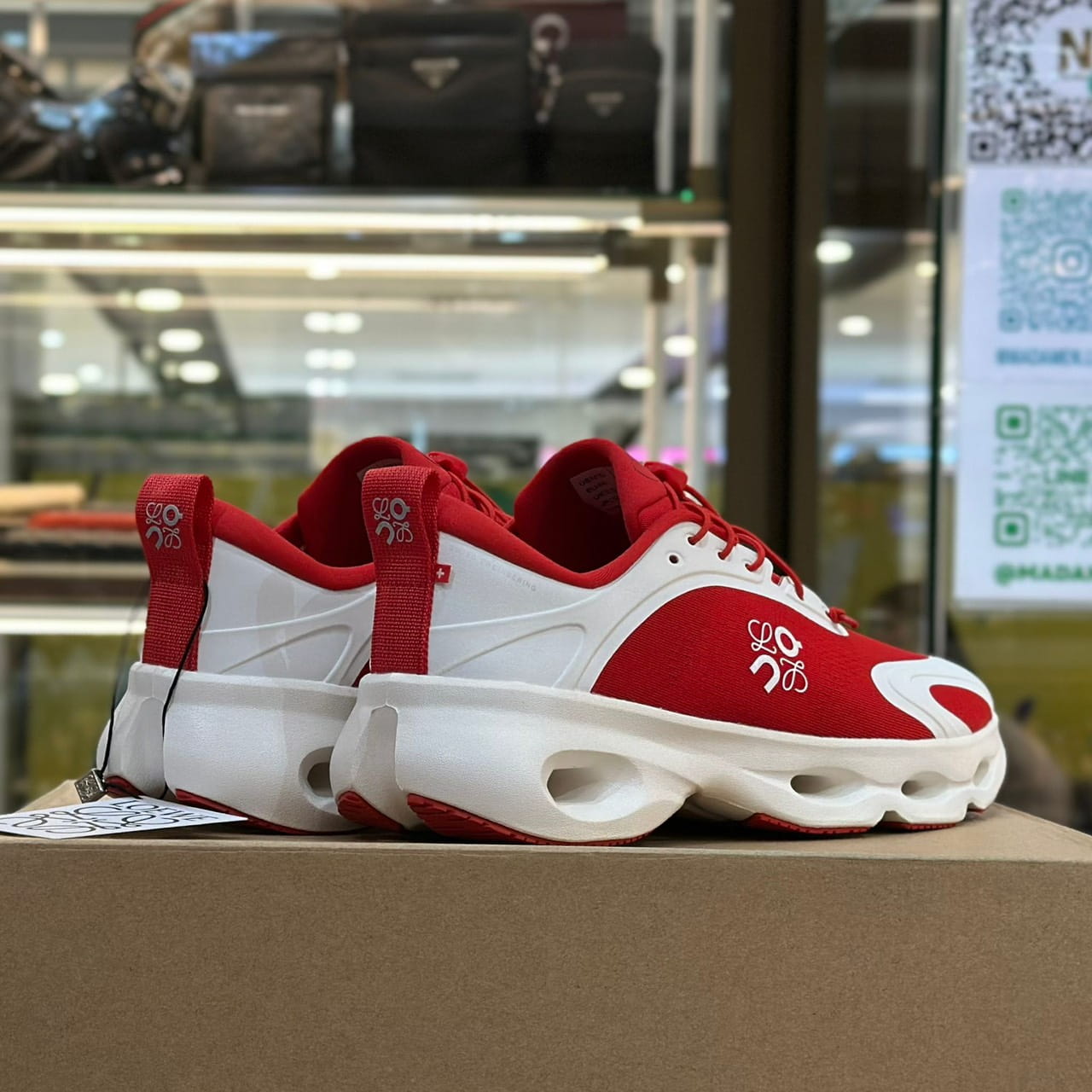 LOEWE x ON Cloudsolo Sneakers Red Eggshell (4)