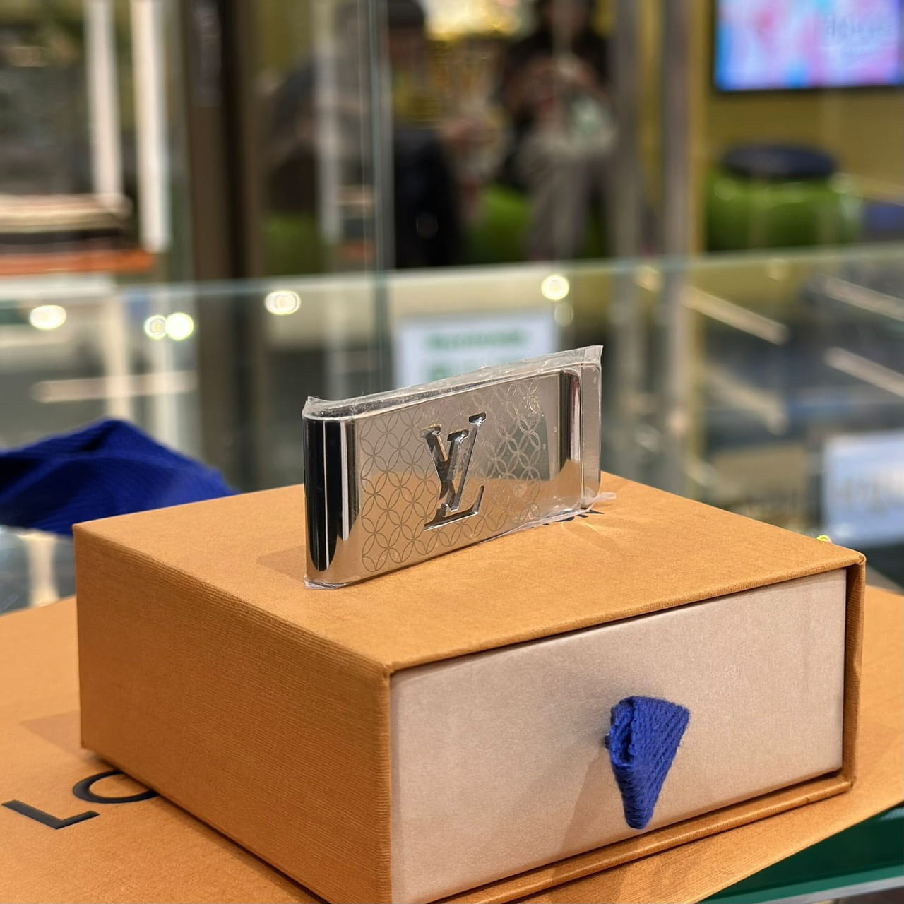 LOUIS VUITTON Champs Elysées Bill Clip (1)