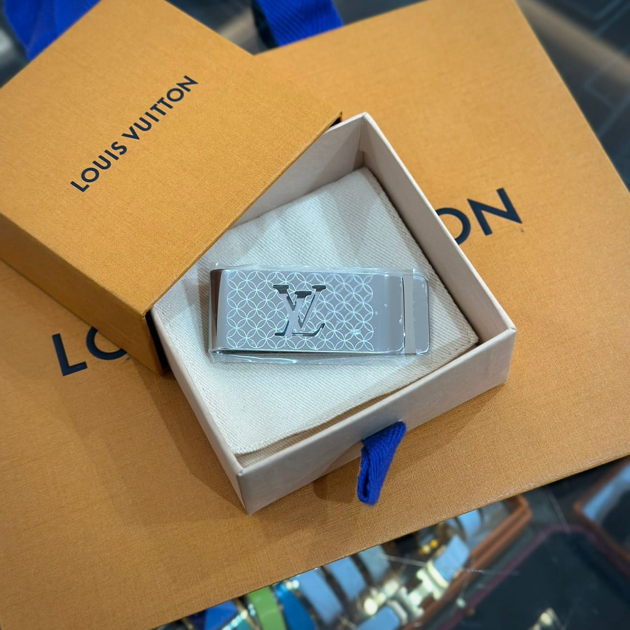 LOUIS VUITTON Champs Elysées Bill Clip (2)