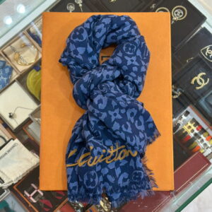 LOUIS VUITTON Safari Stole Scarf