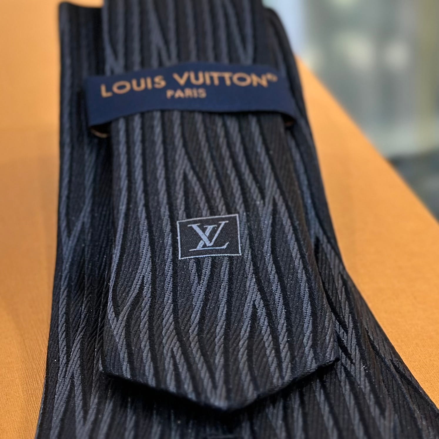 LOUIS VUITTON Oversize Epi Tie (2)