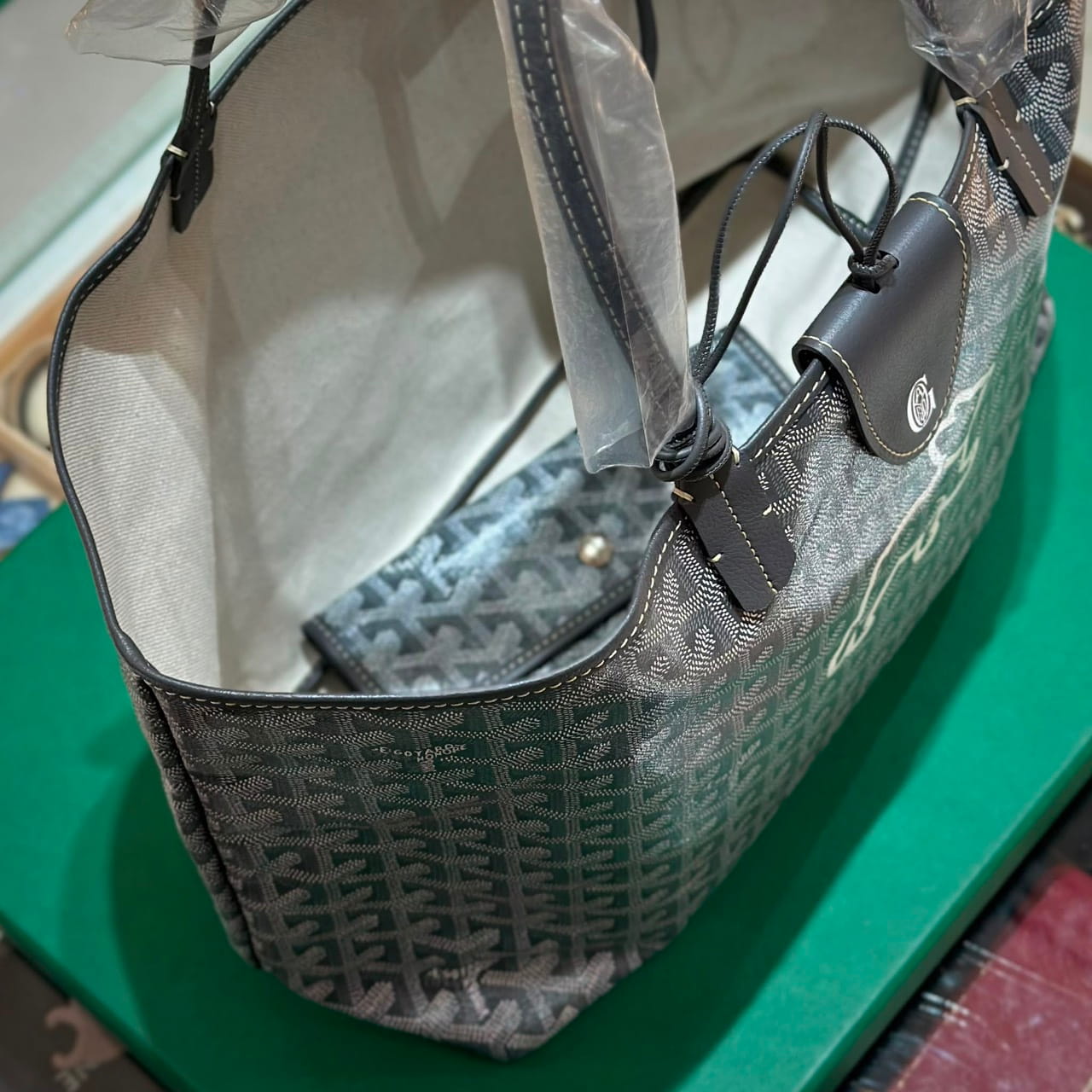 GOYARD Hulot Walking Saint Louis PM Bag (2)