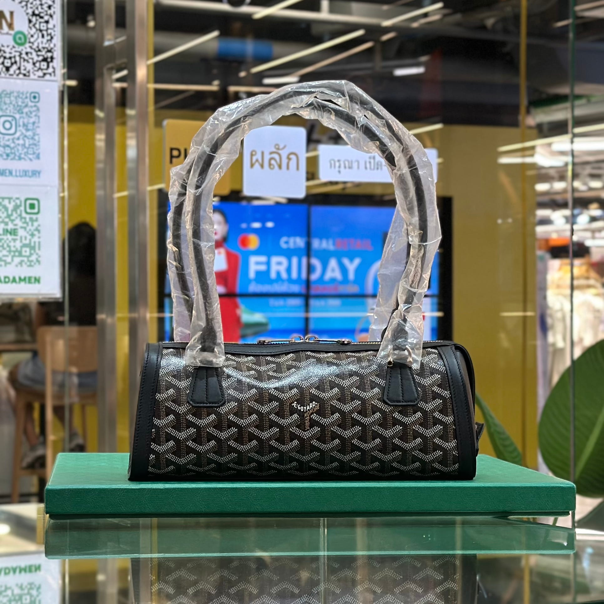 GOYARD Bonbonnière Bag Black (2)