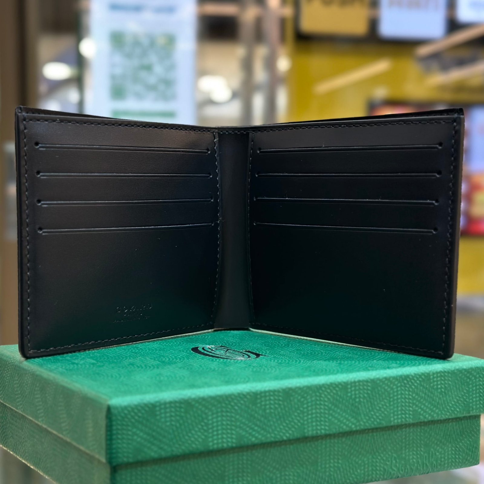 GOYARD 2026 Limited Edition Victoire Wallet Evergreen (2)