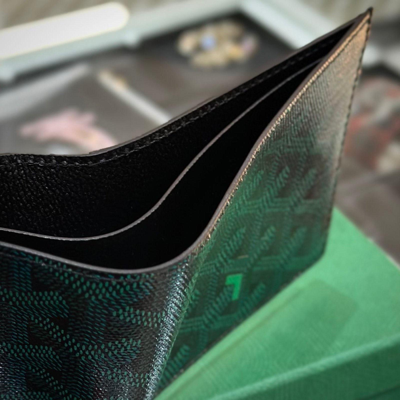 GOYARD 2026 Limited Edition Victoire Wallet Evergreen (3)
