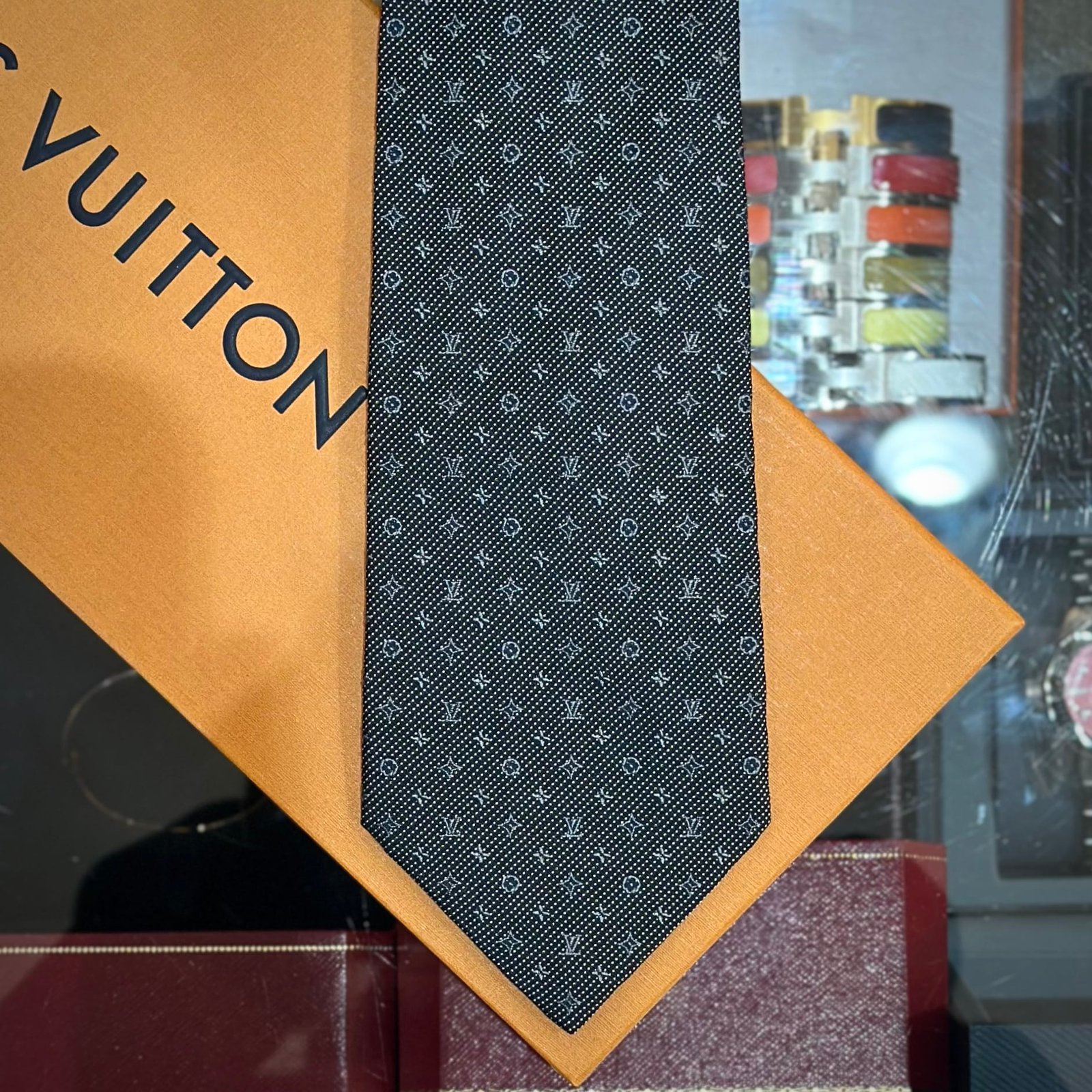LOUIS VUITTON Monogram Classic Tie Grey (1)