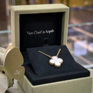 VAN CLEEF & ARPELS Vintage Alhambra Pendant Necklace